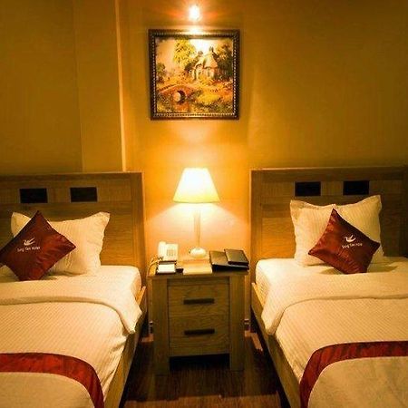 Ha Tien Hotel Bagian luar foto