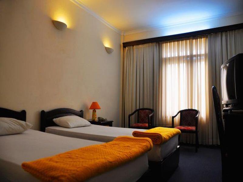 Ha Tien Hotel Bagian luar foto